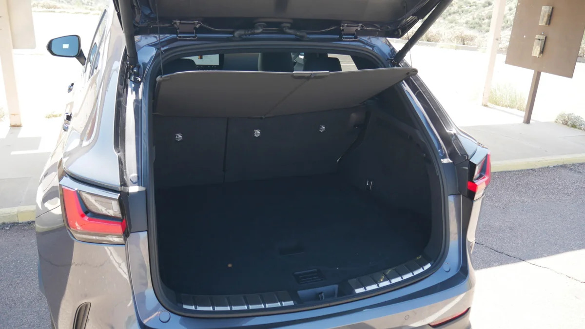 2022 Lexus NX 350h cargo with cover