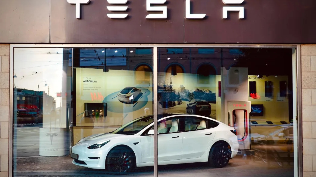 Sweden, Göteborg: A Tesla S car sits in the window of the Tesla Motors automotive store downtown