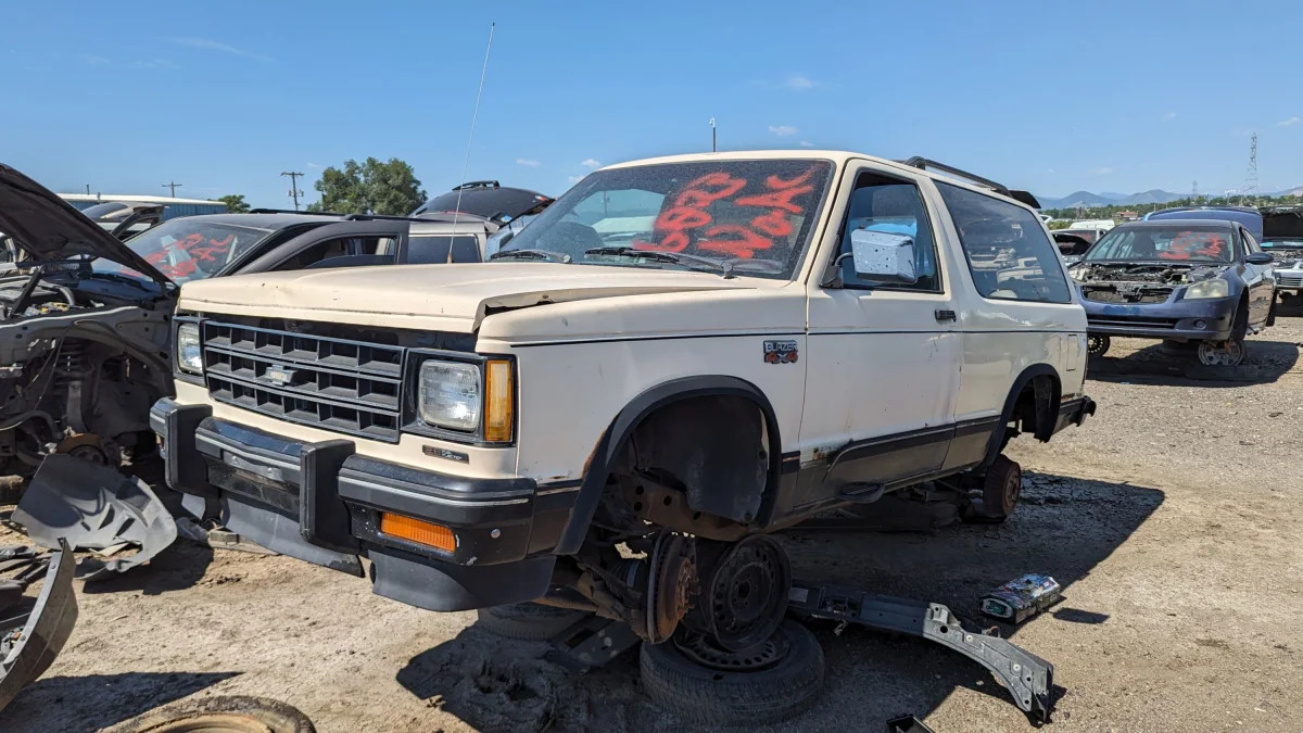 99 - 1988 Chevrolet Blazer in Colorado junkyard - photo by Murilee Martin