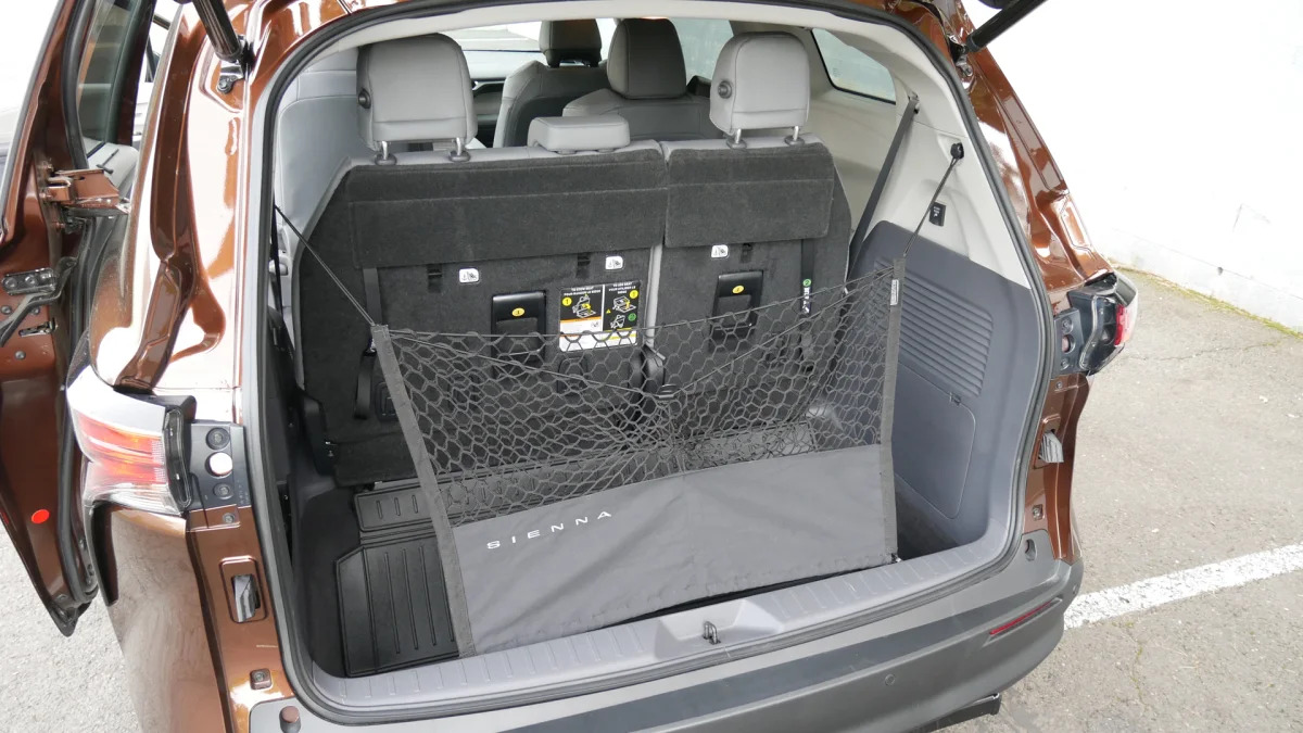 2021 Toyota Sienna XLE AWD cargo