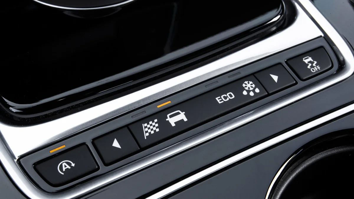 2017 Jaguar XE drive modes