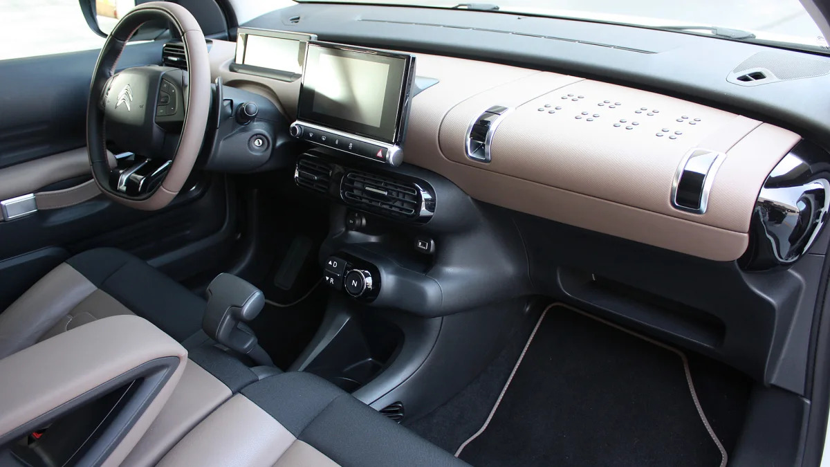 2015 Citroën C4 Cactus interior