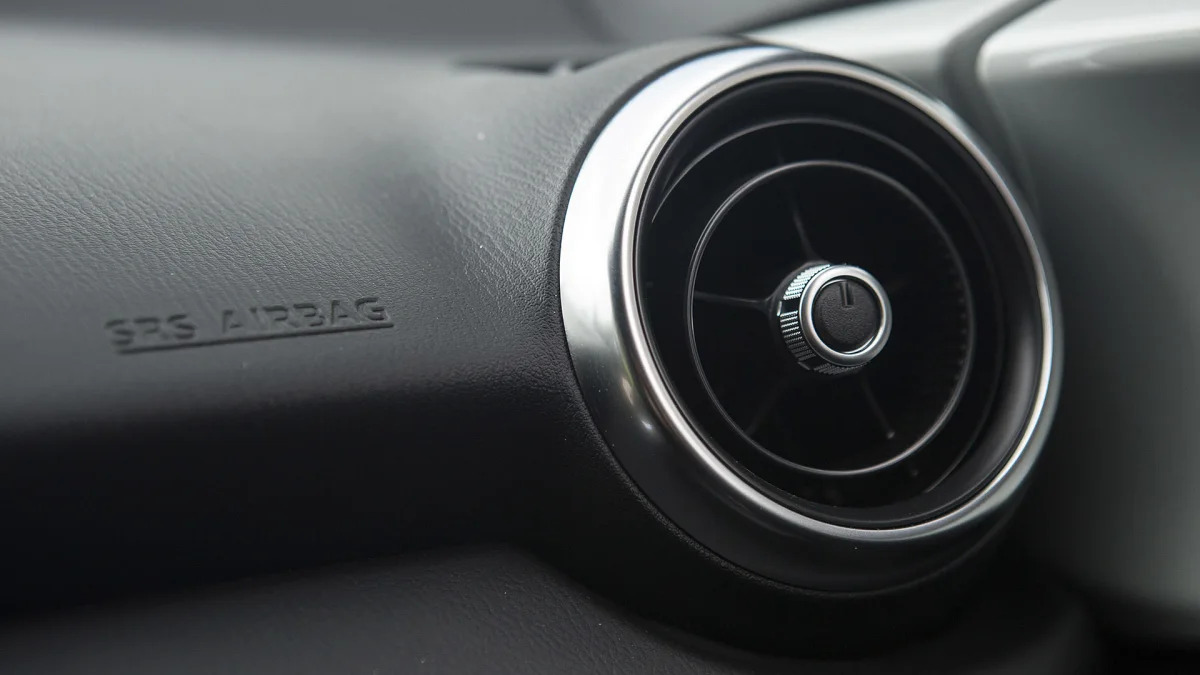 2016 Mazda MX-5 Miata air vent