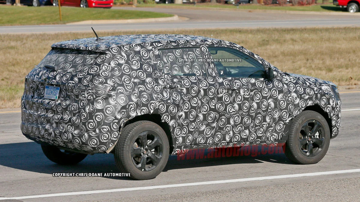 2017 Jeep compact crossover spied rear 3/4