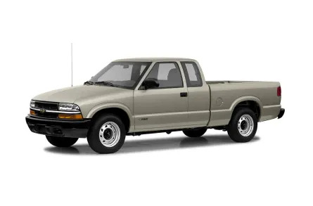 2003 Chevrolet S-10 LS 4x4 Extended Cab 6 ft. box 122.9 in. WB