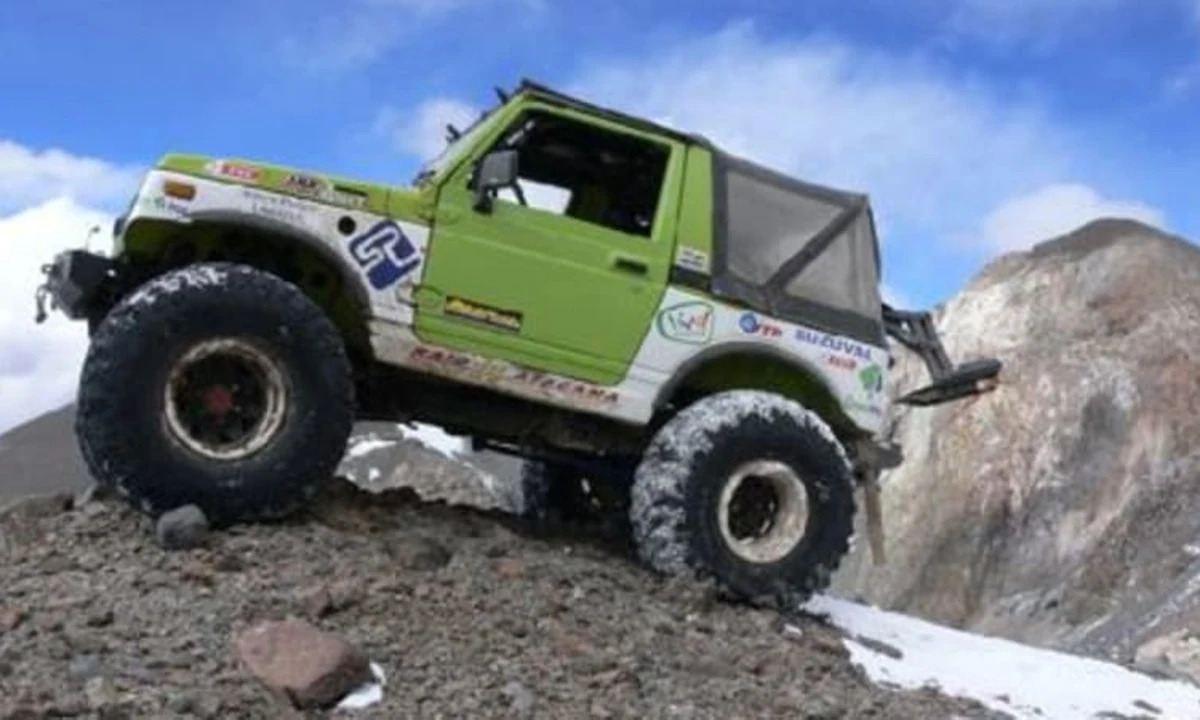 Chileans top Jeep altitude recordwith modded Suzuki Samurai - Autoblog