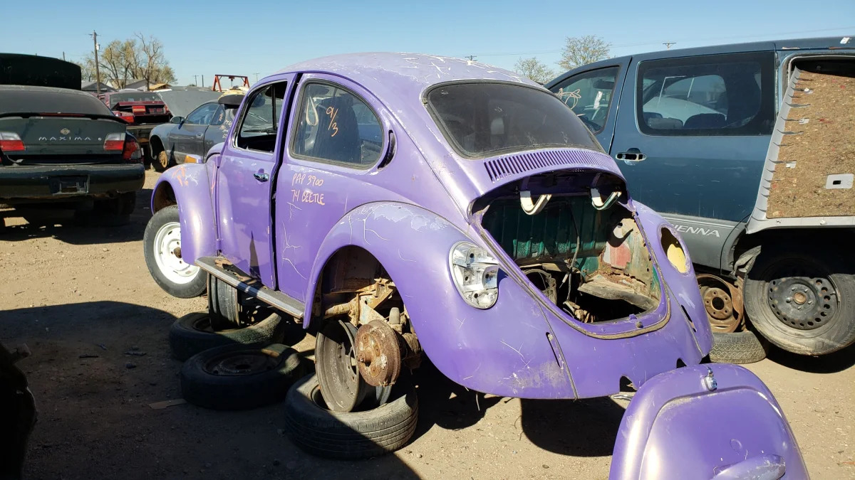 28 - 1974 Volkswagen Beetle in Colorado junkyard - photo by Murilee Martin