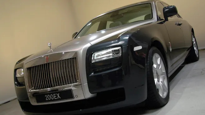 Entrylevel Rolls Royce spy photos  Drive