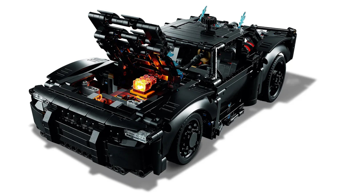 the-batman-lego-batmobile-6