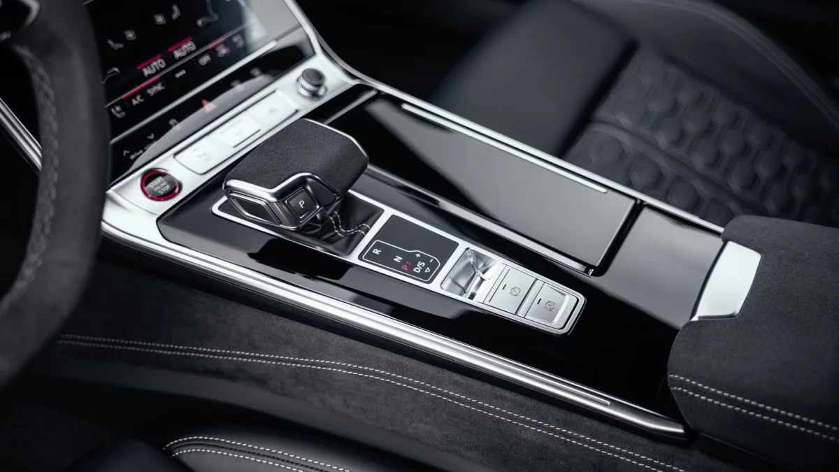 2024 Audi RS 6 Avant center console