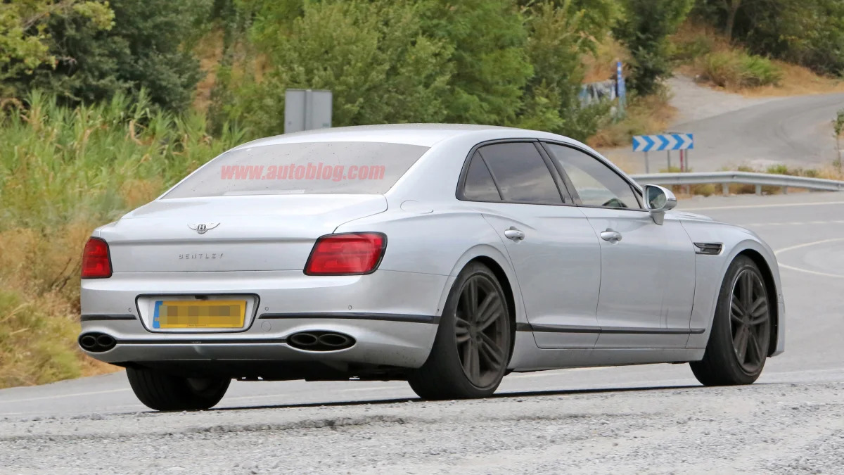 2021 Bentley Flying Spur Speed undisguised in silver