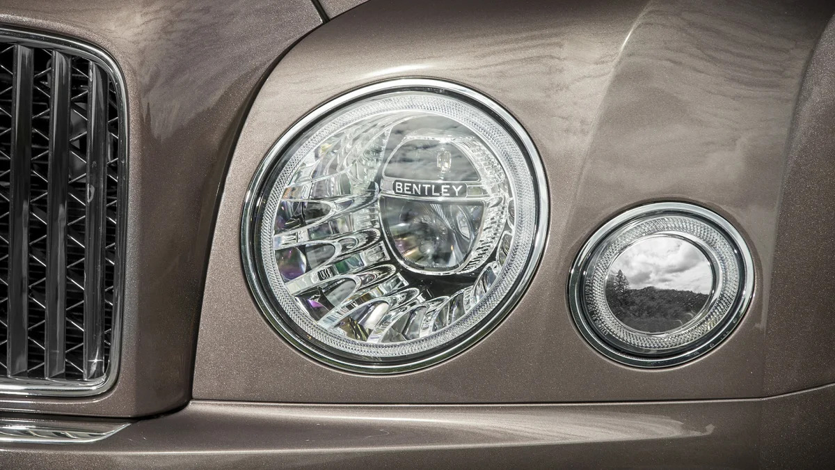 2017 Bentley Mulsanne headlights