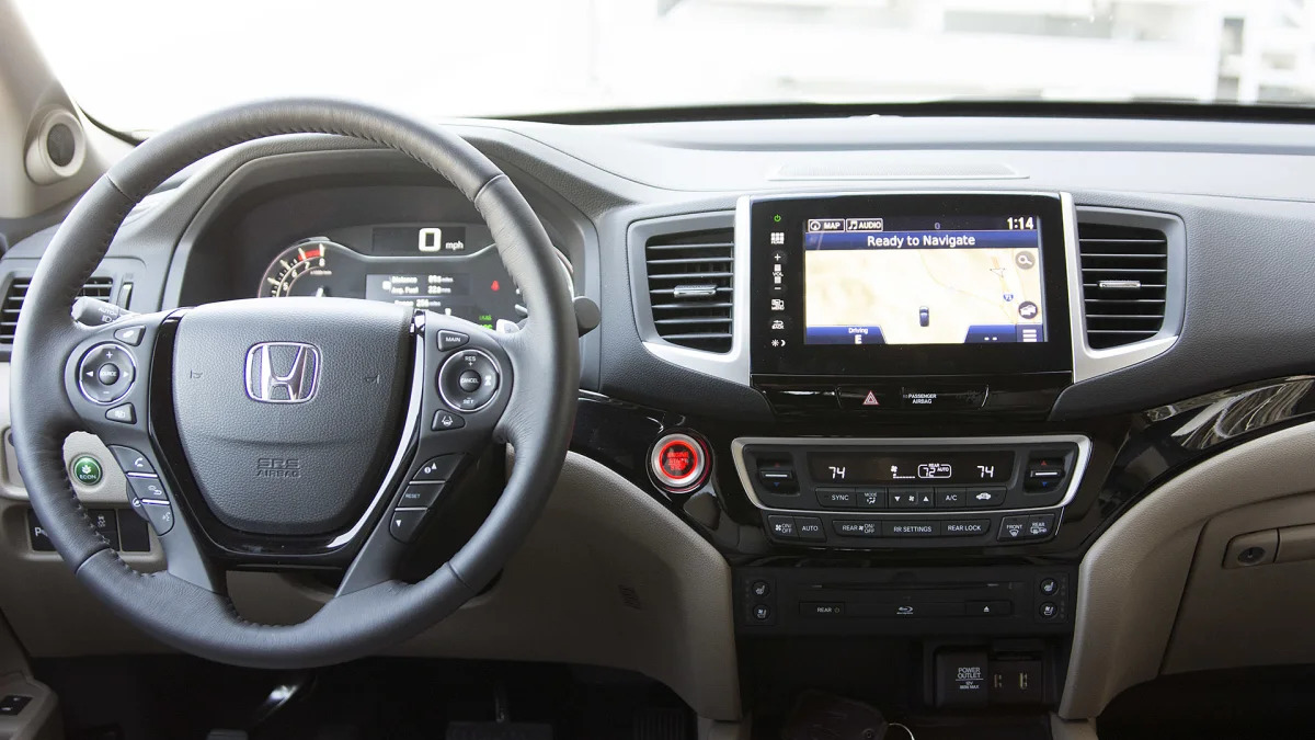 2016 Honda Pilot interior