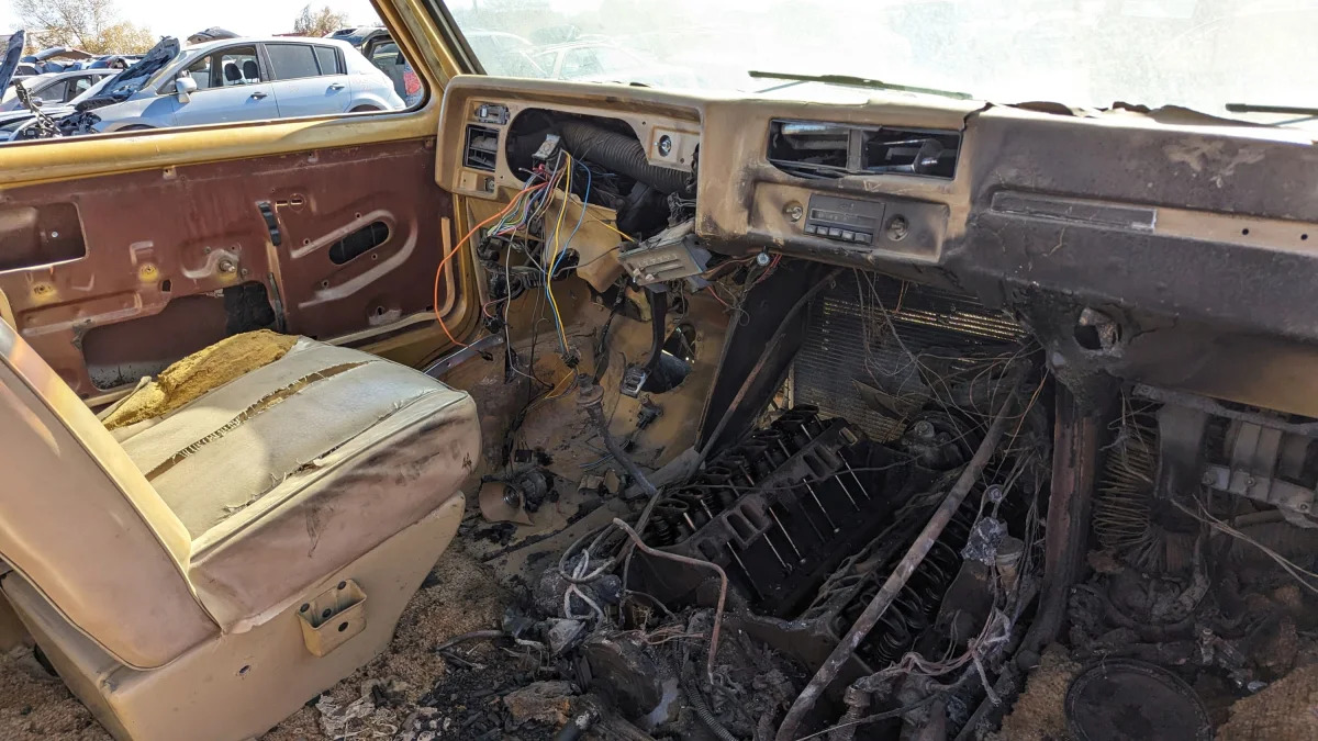 25 - 1976 Chevrolet Van in Colorado junkyard - photo by Murilee Martin