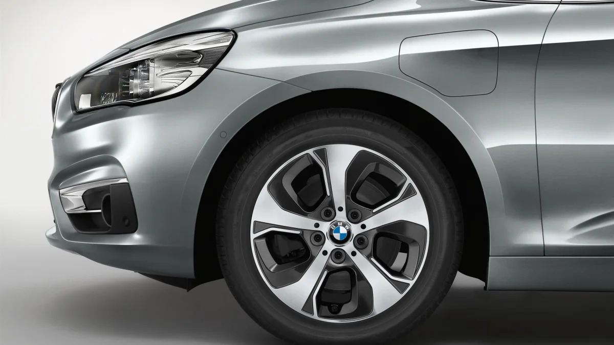 bmw 225xe front detail