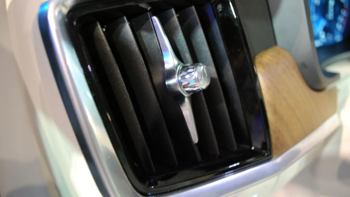 2017 Volvo S90 live reveal air vent