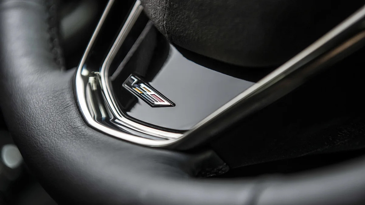 2016 Cadillac CTS-V steering wheel detail