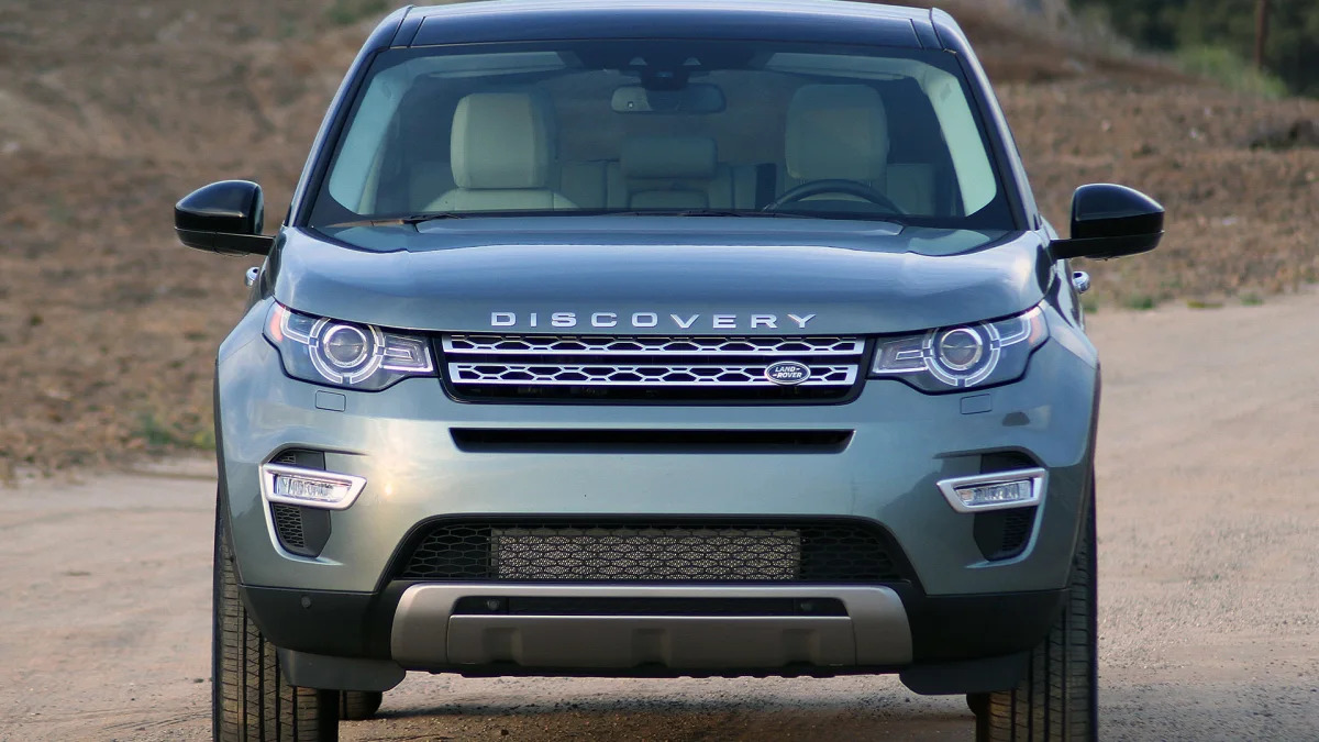 2015 Land Rover Discovery Sport front view