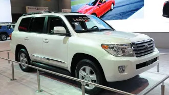 2013 Toyota Land Cruiser has been updated, apparently - Autoblog