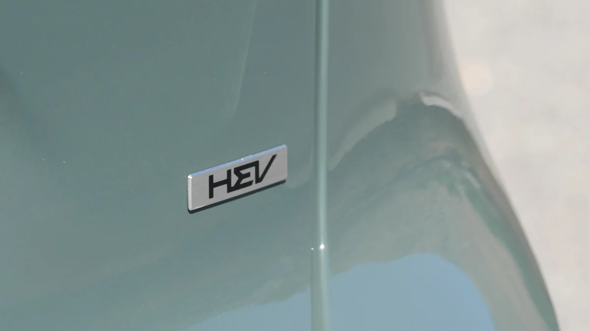 2023 Kia Niro hybrid badge