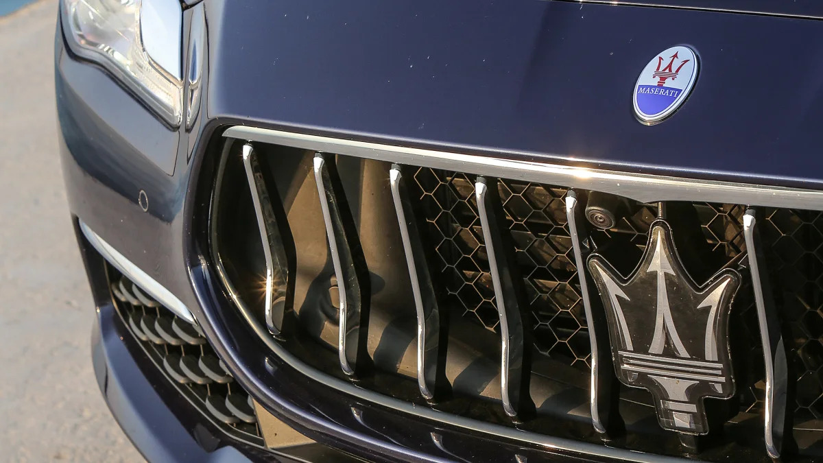 2017 Maserati Quattroporte grille