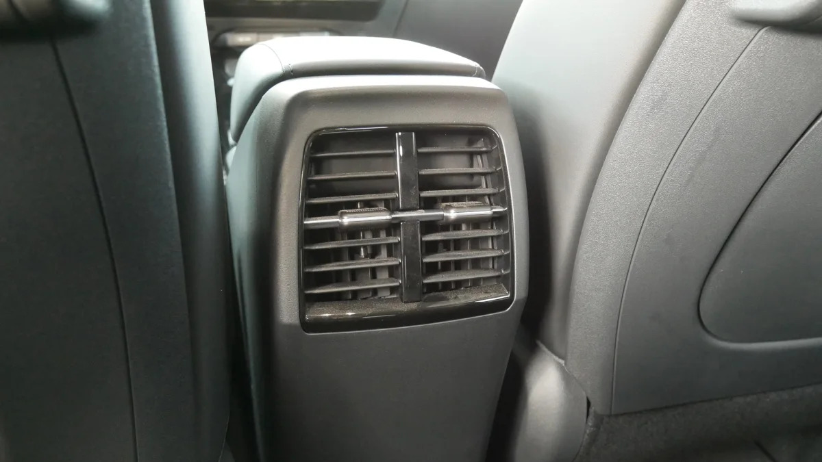 2023 Kia Niro PHEV back seat air vents