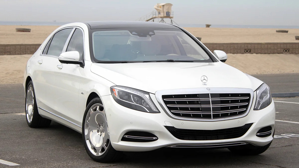 2016 Mercedes-Maybach S600 front 3/4 view