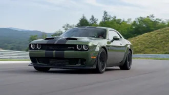 2023 Dodge Challenger SRT Hellcat once again available with a stick -  Autoblog