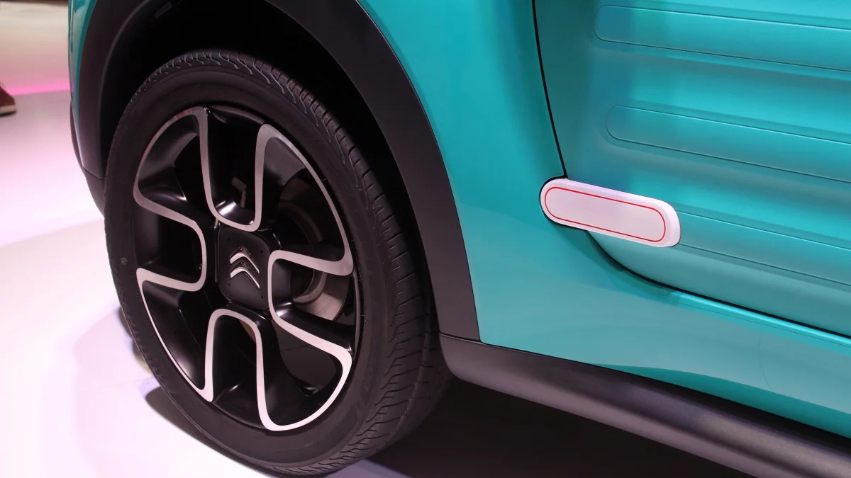 The Citroen Cactus M Concept at the 2015 Frankfurt Motor Show, door hinge ornament.