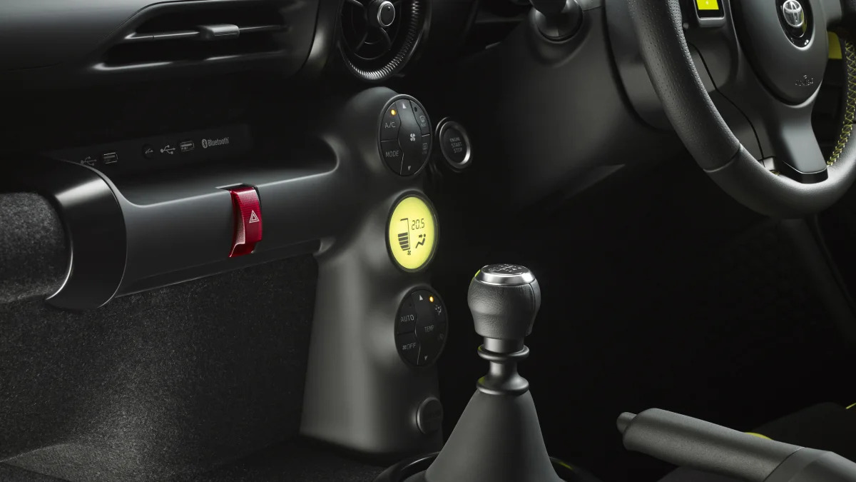 Toyota S-FR Concept shifter
