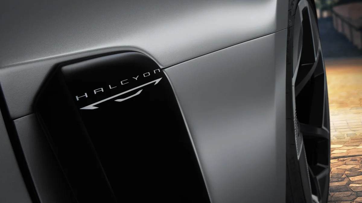 Warm Black side aero blades on the Chrysler Halcyon Concept clea