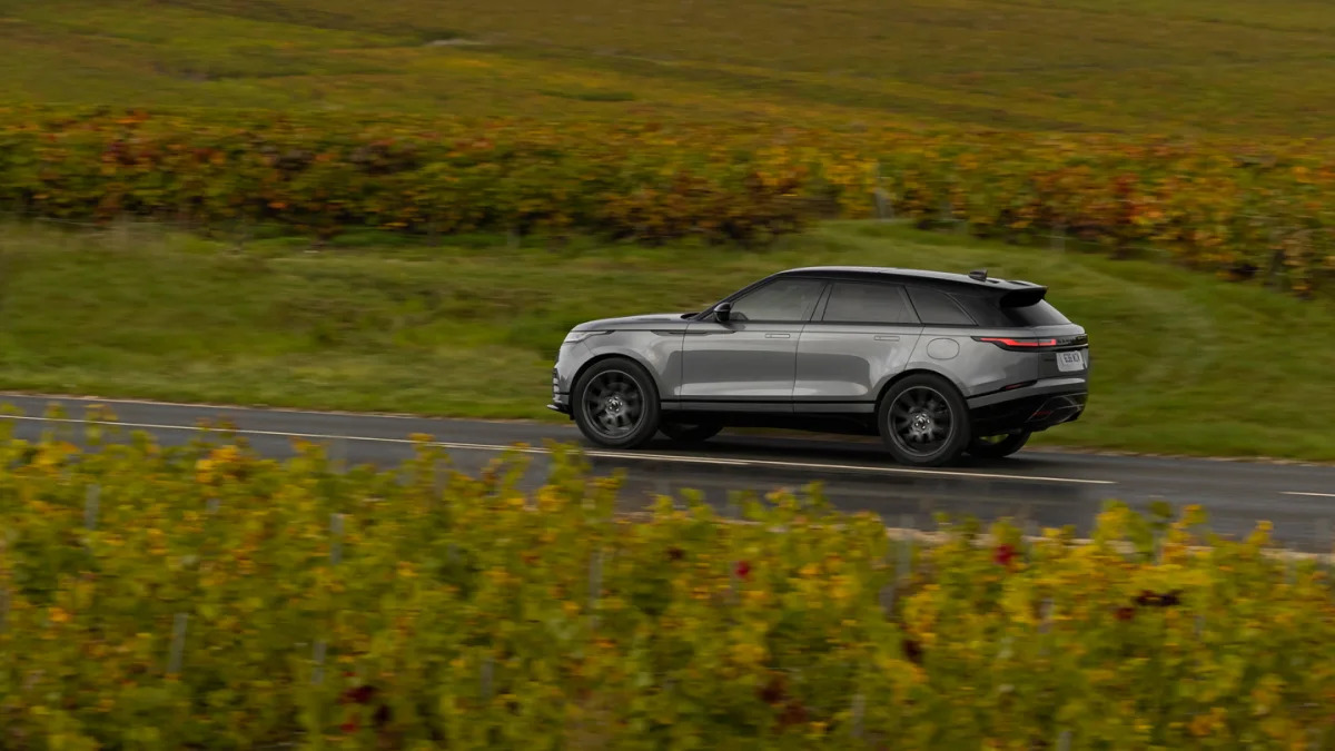 2024 Range Rover Velar action profile