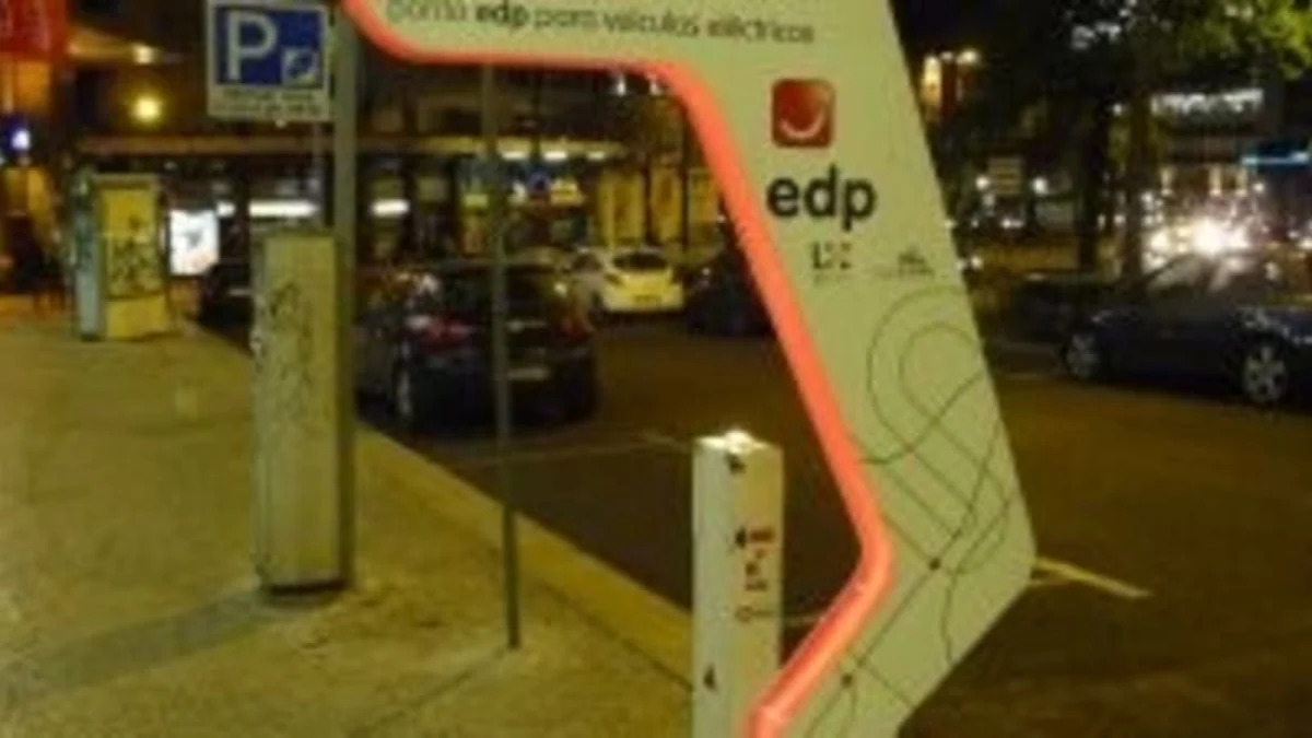 Spain's pilot EV recharging network starts in Seville