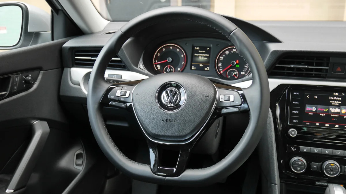 2020 Volkswagen Passat Interior steering wheel