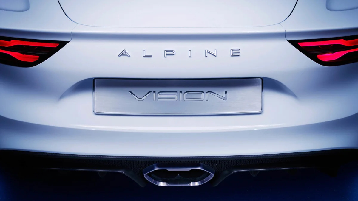 Alpine Vision studio detail rear