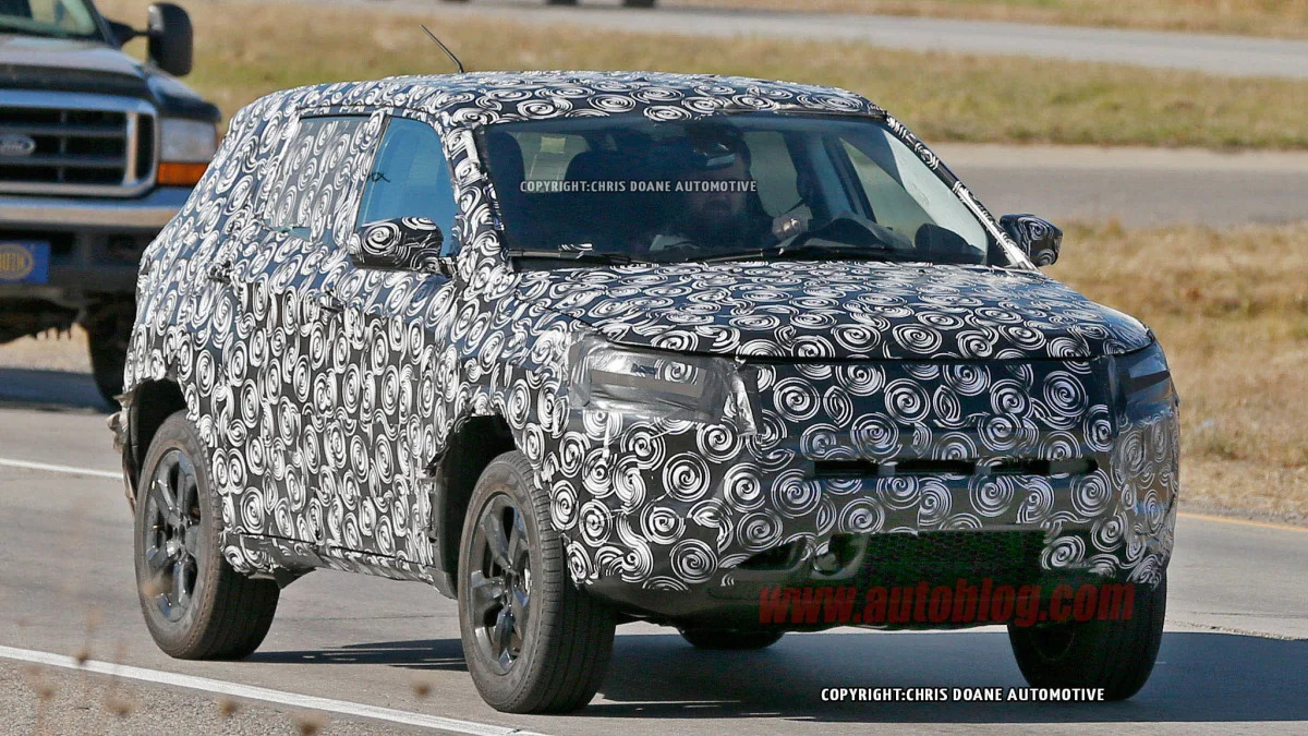 Jeep compact crossover spied front 3/4