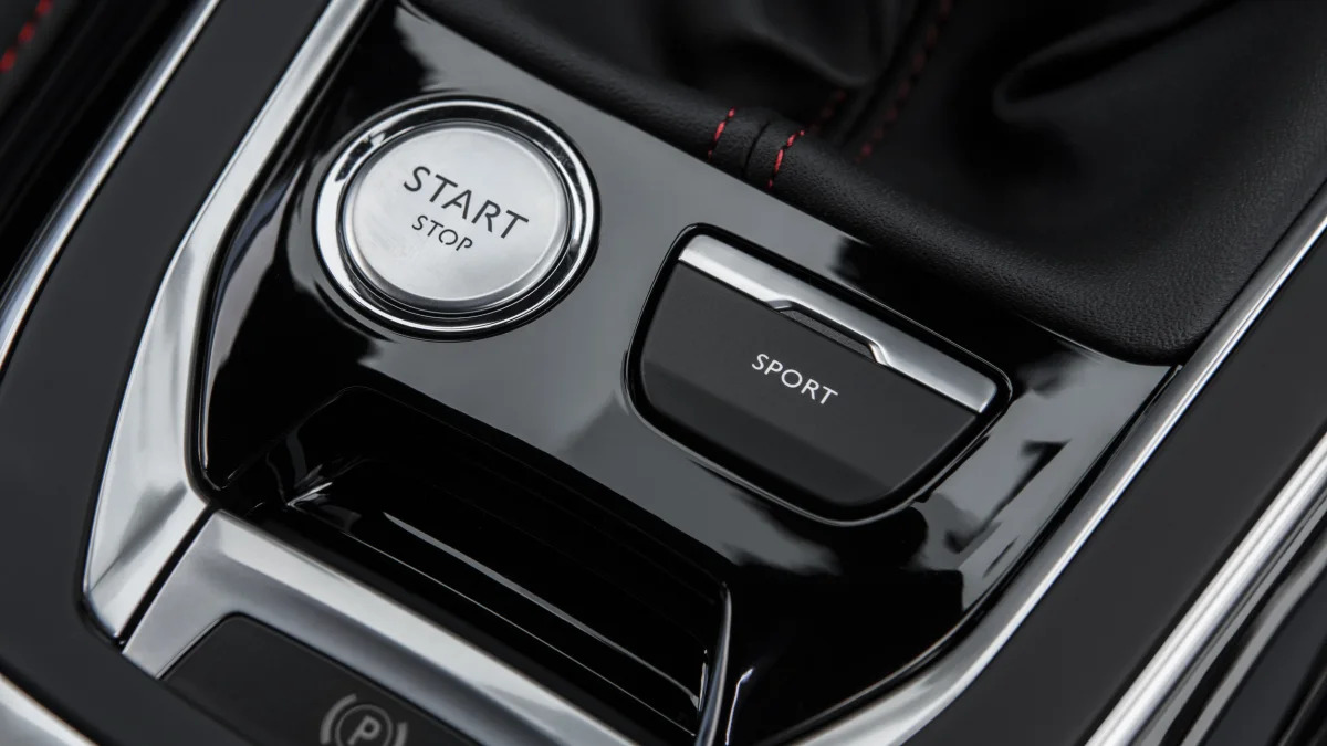 Peugeot 308 GTi center console ignition button
