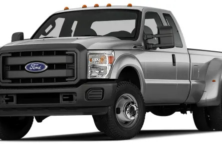 2015 Ford F-350 XLT 4x4 SD Super Cab 8 ft. box 158 in. WB DRW