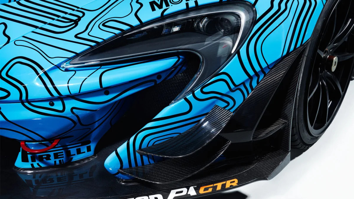 McLaren P1 GTR Workshop blue camo circuit livery