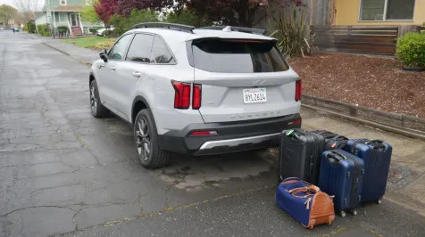 <h6><u>Kia Sorento Luggage Test | How much fits behind third row?</u></h6>
