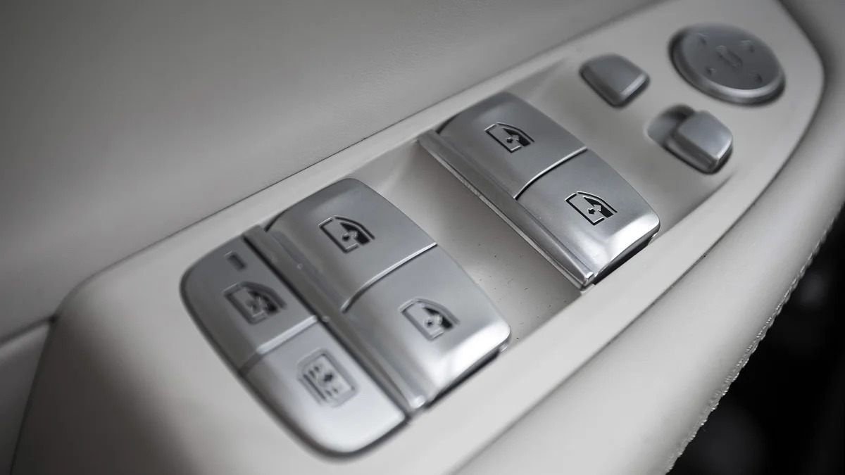 2016 BMW 7 Series door controls