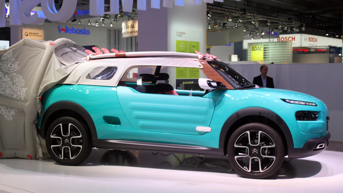 The Citroen Cactus M Concept at the 2015 Frankfurt Motor Show, wide three-quarter view.