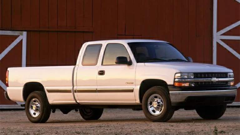 2002 Chevrolet Silverado 3500 LS 4x2 Extended Cab 8 ft. box 157.5 in. WB