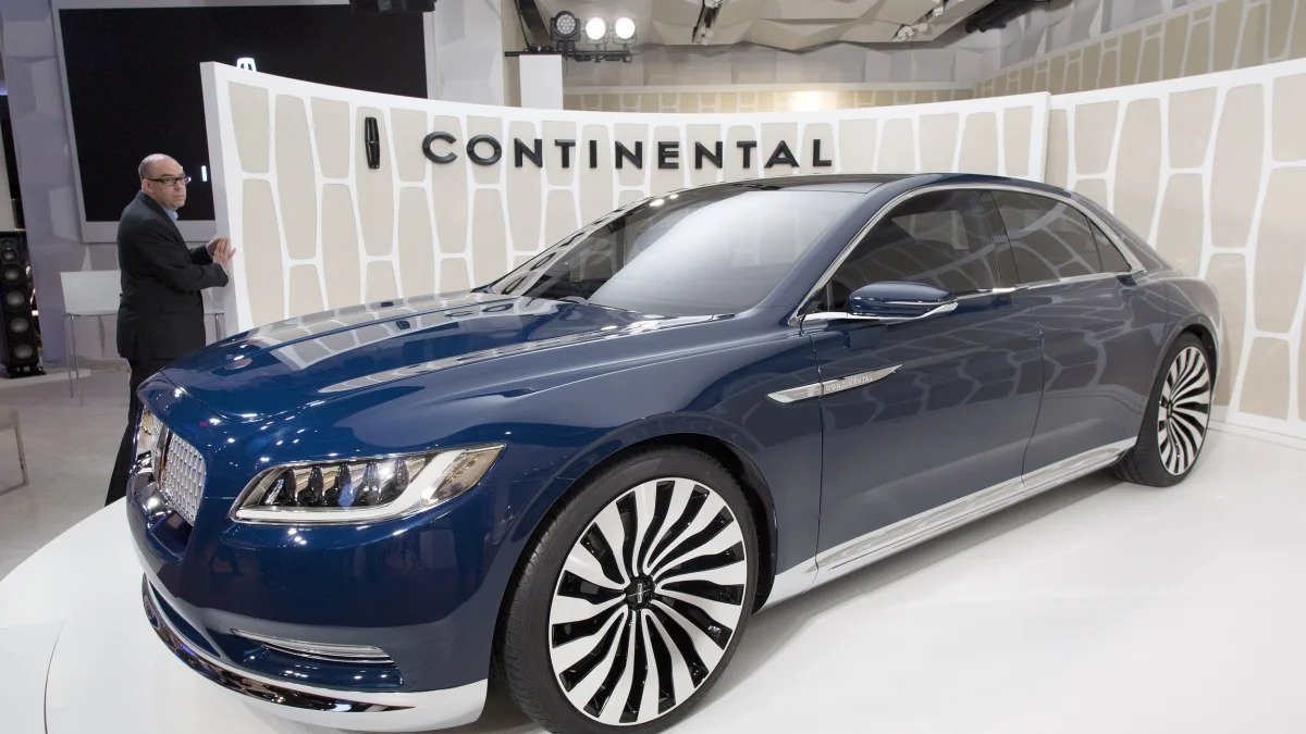 Lincoln Continental Concept front three quarters view