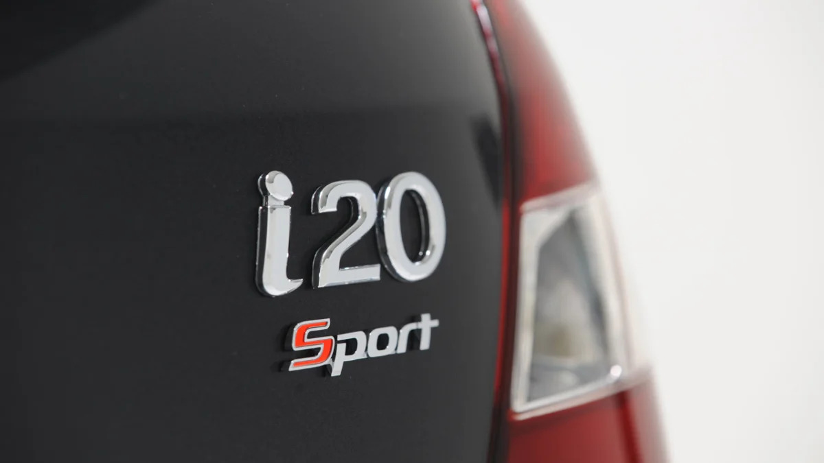 Hyundai i20 Sport Edition rear badge