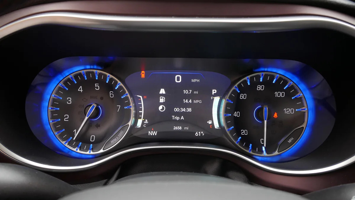 2017 Chrysler Pacifica gauges