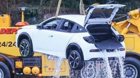 <h6><u>A presumably stolen Lancia Ypsilon prototype is pulled from a canal in France</u></h6>