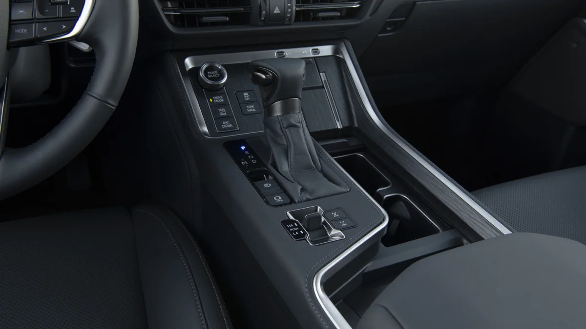 2024 Lexus GX 550 Overtrail center console