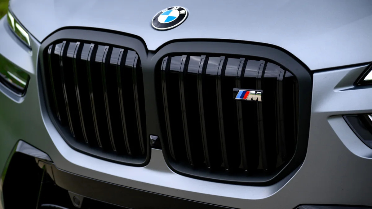 BMW X7 M60i grille