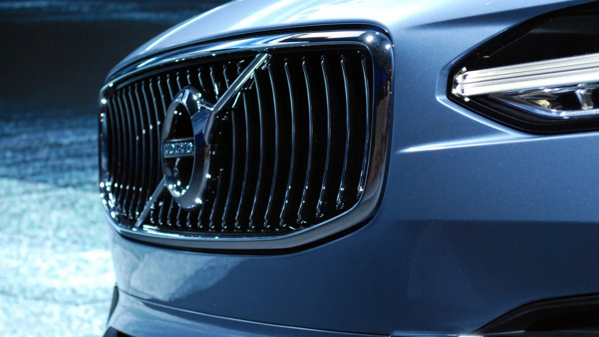 2017 Volvo S90 grille